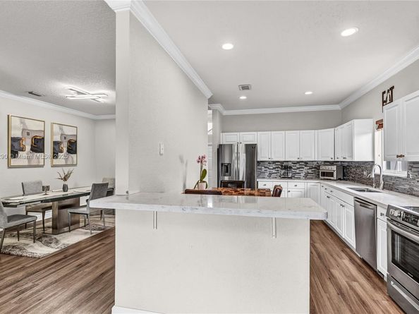 7602 NW 99th Ter, Tamarac FL 33321