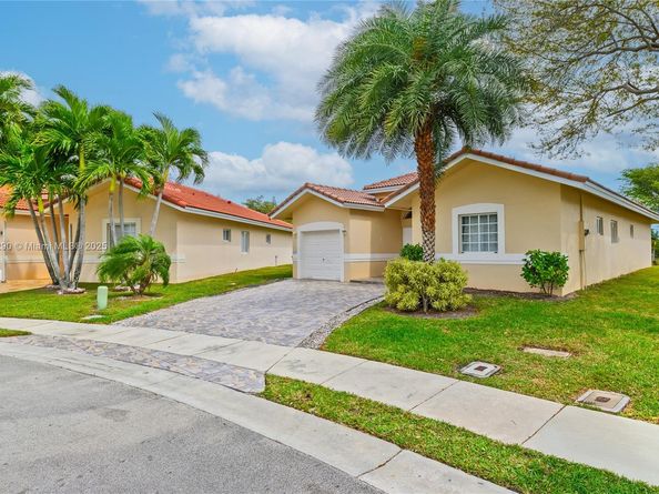 7602 NW 99th Ter, Tamarac FL 33321