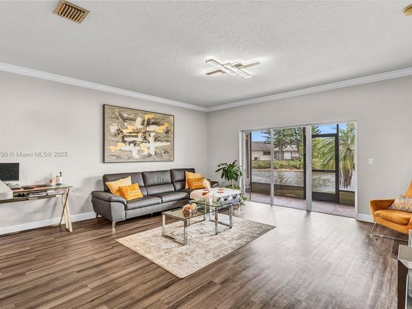 7602 NW 99th Ter, Tamarac FL 33321