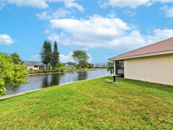 7602 NW 99th Ter, Tamarac FL 33321