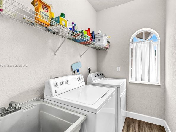 7602 NW 99th Ter, Tamarac FL 33321