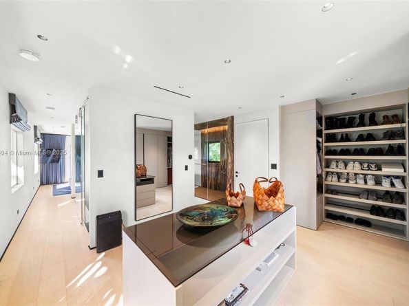 244 W San Marino Dr, Miami Beach FL 33139