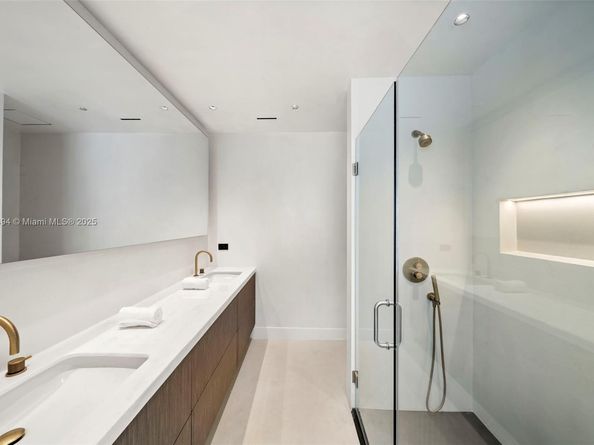 244 W San Marino Dr, Miami Beach FL 33139