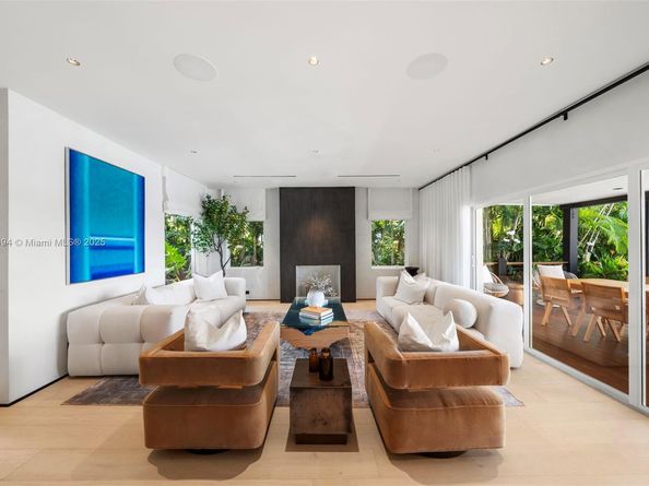 244 W San Marino Dr, Miami Beach FL 33139