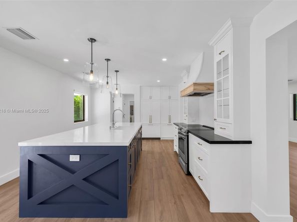 1460 Campamento Ave, Coral Gables FL 33156