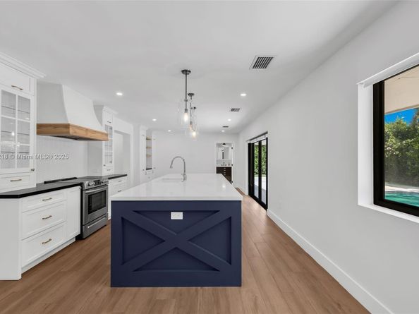 1460 Campamento Ave, Coral Gables FL 33156
