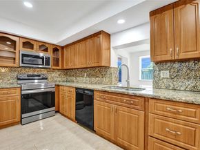 5861 NW 18th Ct, Sunrise FL 33313