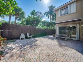 1125 Butternut Ln, Hollywood FL 33019