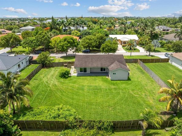 13225 SW 218th Ter, Miami FL 33170