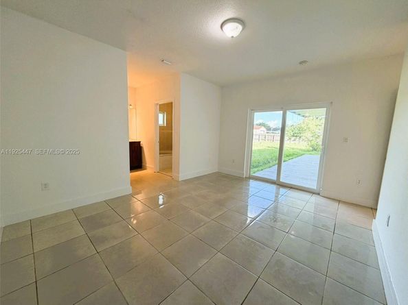 13225 SW 218th Ter, Miami FL 33170