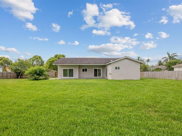 13225 SW 218th Ter, Miami FL 33170