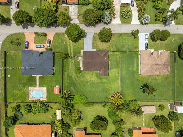 13225 SW 218th Ter, Miami FL 33170