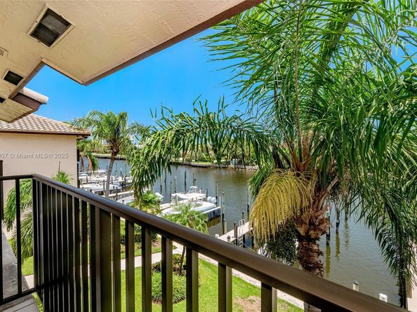 240 Captains Walk 5110, Delray Beach FL 33483