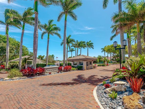 240 Captains Walk 5110, Delray Beach FL 33483