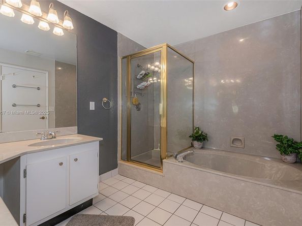 240 Captains Walk 5110, Delray Beach FL 33483