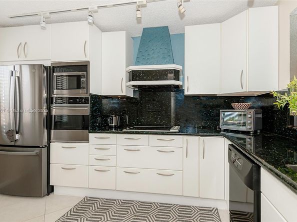 240 Captains Walk 5110, Delray Beach FL 33483