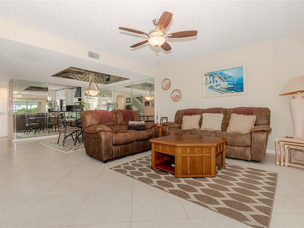 240 Captains Walk 5110, Delray Beach FL 33483