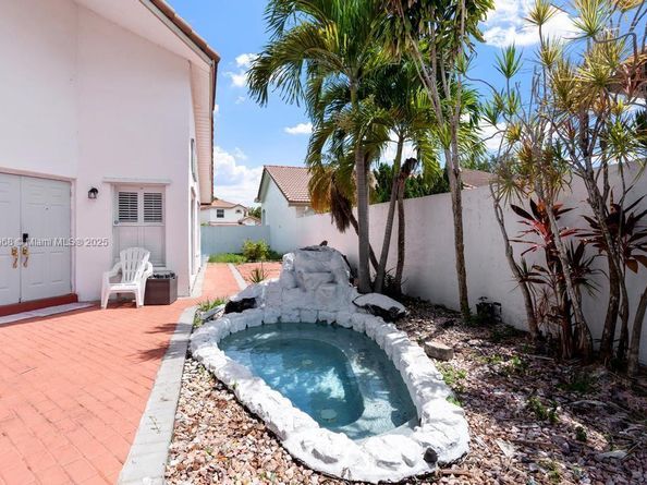 6987 Charlotte Ct, Margate FL 33063