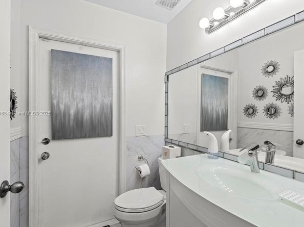 6987 Charlotte Ct, Margate FL 33063