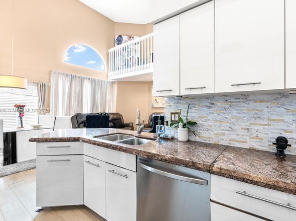 6987 Charlotte Ct, Margate FL 33063