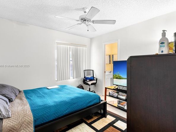 6987 Charlotte Ct, Margate FL 33063