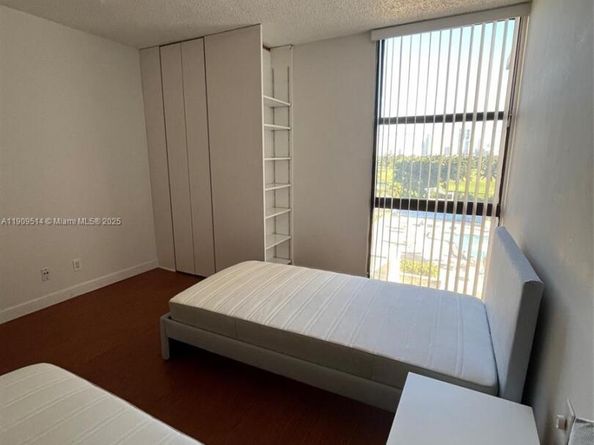 20301 W Country Club Dr 625, Aventura FL 33180