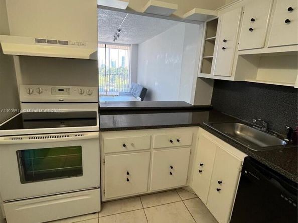 20301 W Country Club Dr 625, Aventura FL 33180