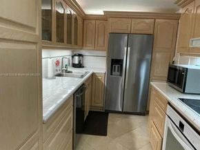 5005 Collins Ave 411, Miami Beach FL 33140