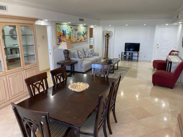 5005 Collins Ave 411, Miami Beach FL 33140