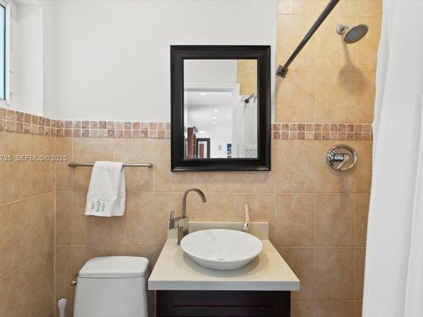 4190 Pamona Ave, Miami FL 33133