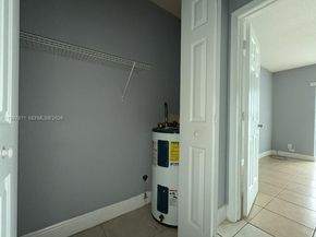 4251 NW 5th St 108, Plantation FL 33317