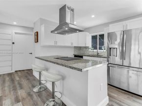 330 N 70th Ave, Hollywood FL 33024