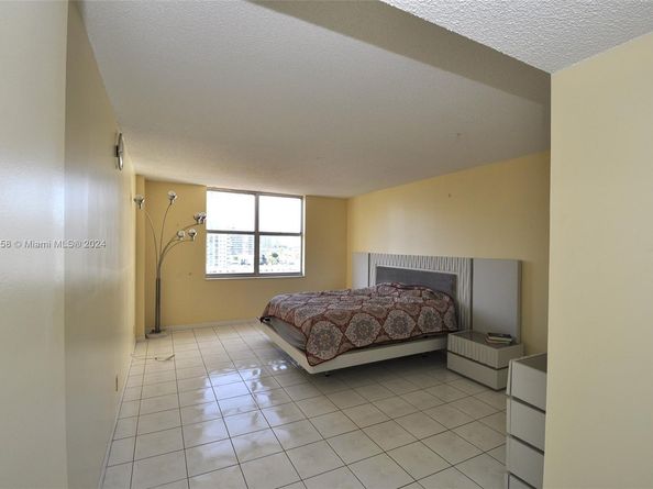 1865 S Ocean Dr 10F, Hallandale Beach FL 33009