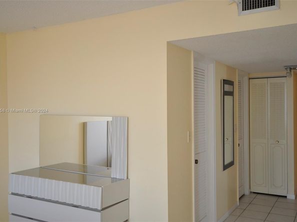 1865 S Ocean Dr 10F, Hallandale Beach FL 33009