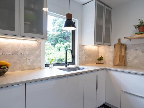 10828 NW 2nd Ave, Miami Shores FL 33168