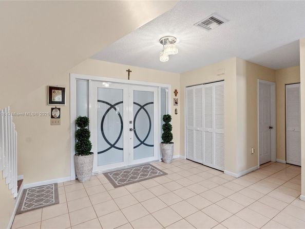 631 NW 205th Ave, Pembroke Pines FL 33029