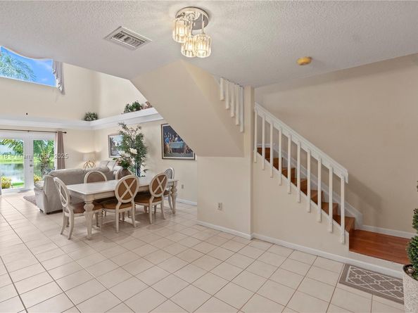 631 NW 205th Ave, Pembroke Pines FL 33029