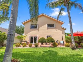 631 NW 205th Ave, Pembroke Pines FL 33029