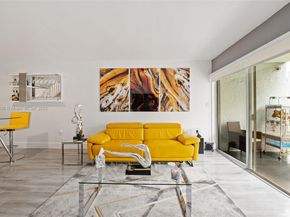 9373 Fontainebleau Blvd K212, Miami FL 33172