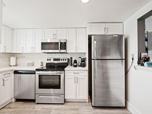 9373 Fontainebleau Blvd K212, Miami FL 33172