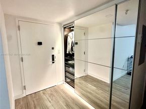 671 NE 195th St 205E, Miami FL 33179