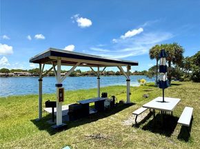 671 NE 195th St 205E, Miami FL 33179