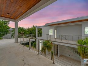 9101 SW 69th Ct, Pinecrest FL 33156