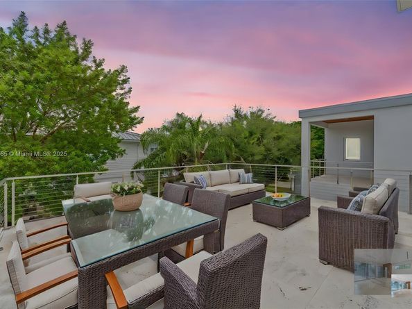 9101 SW 69th Ct, Pinecrest FL 33156