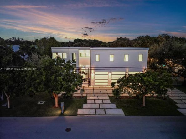 9101 SW 69th Ct, Pinecrest FL 33156