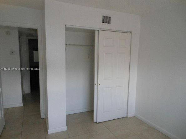 3610 NW 21st St 313, Lauderdale Lakes FL 33311