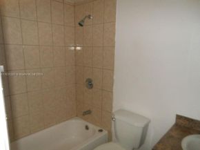 3610 NW 21st St 313, Lauderdale Lakes FL 33311