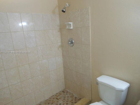 3610 NW 21st St 313, Lauderdale Lakes FL 33311
