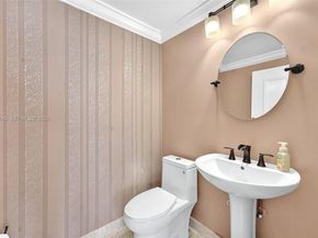 21050 Point Pl 2301, Aventura FL 33180