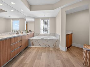 21050 Point Pl 2301, Aventura FL 33180